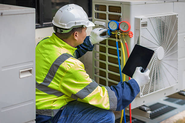 Professional Hvac technician working in Morrow, GA